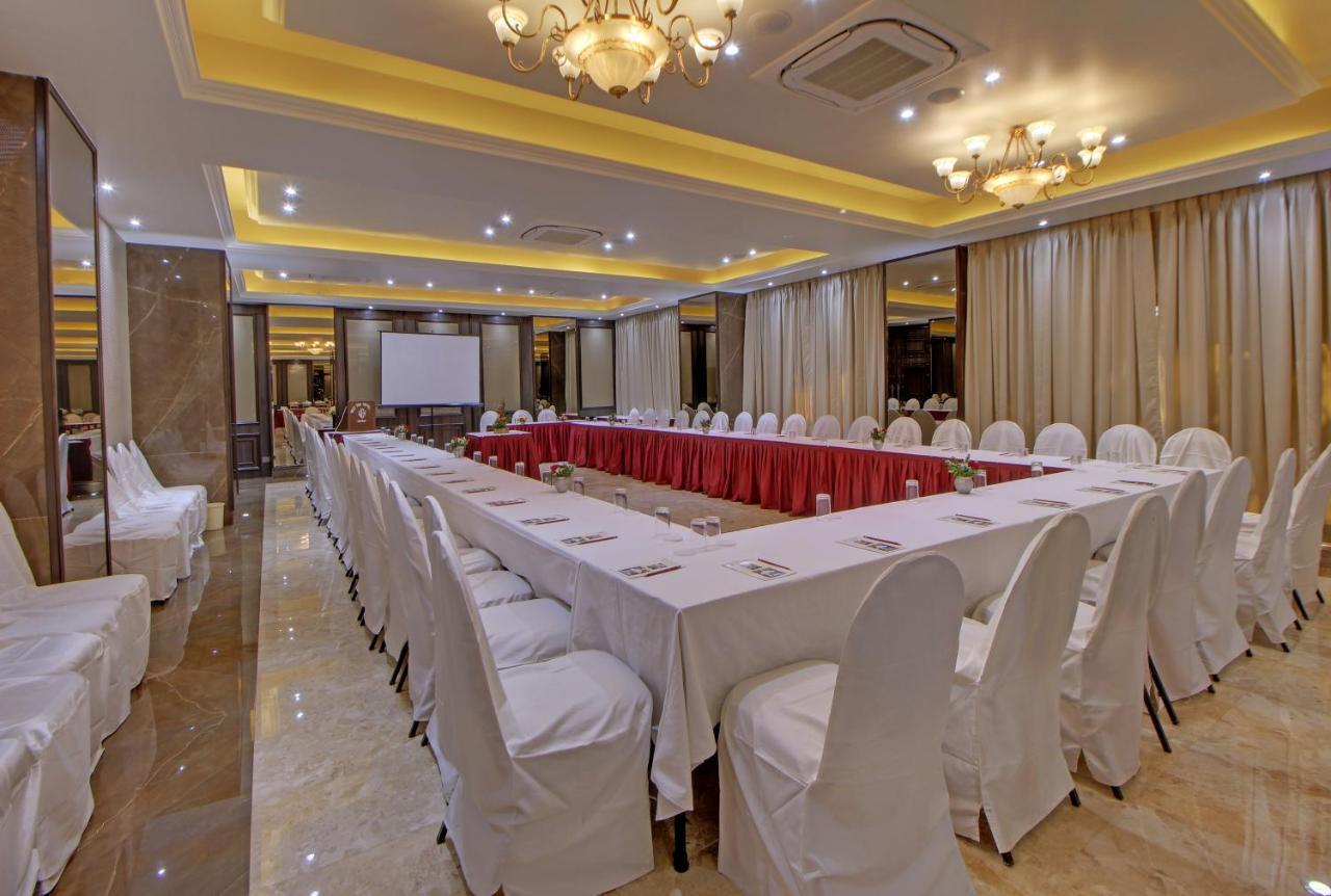 West End Hotel Mumbai Eksteriør bilde
