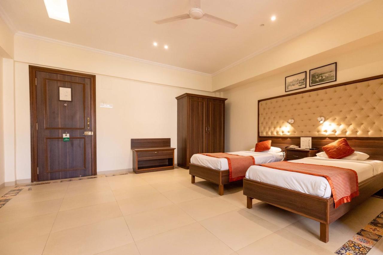 West End Hotel Mumbai Eksteriør bilde