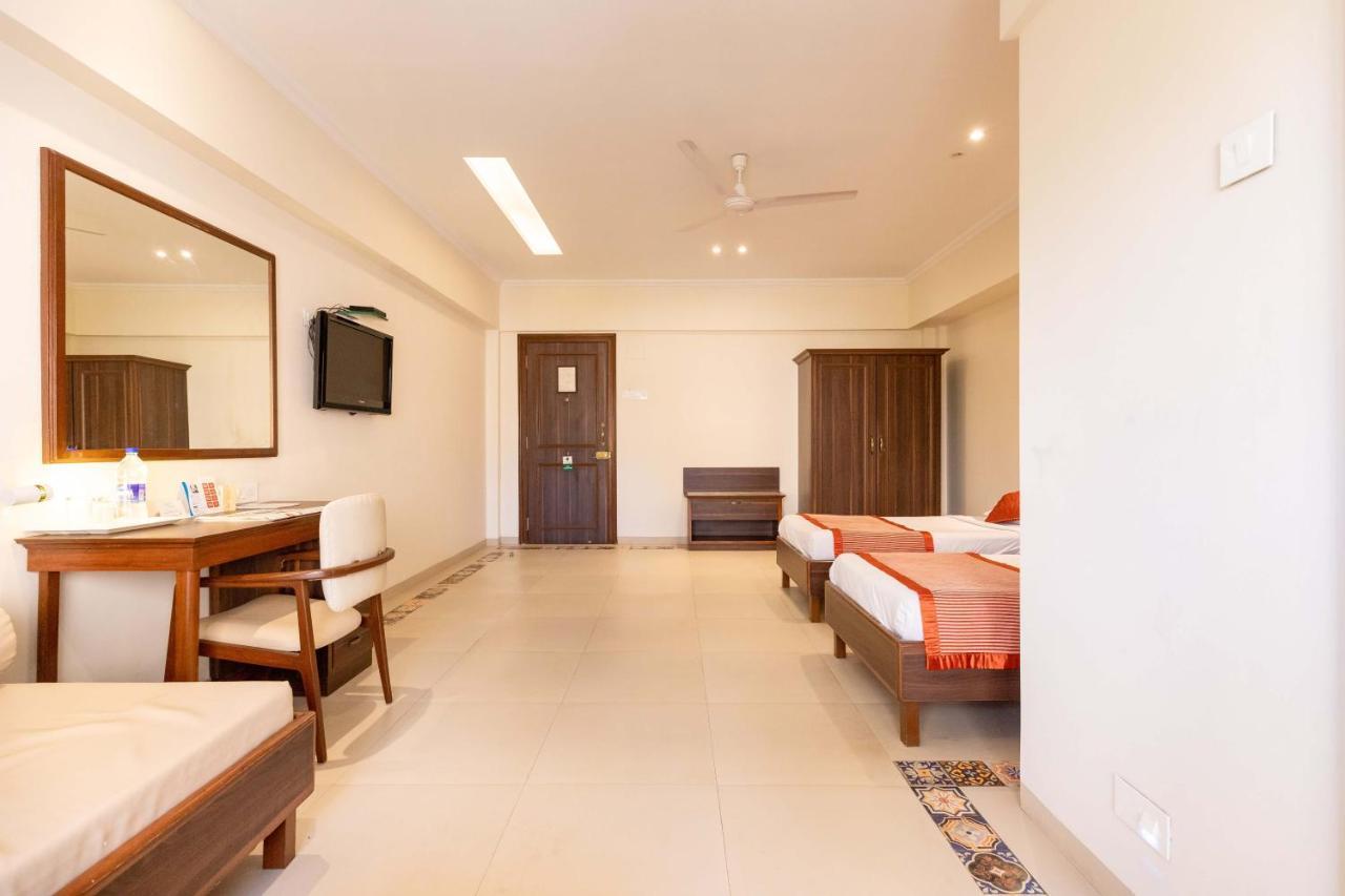 West End Hotel Mumbai Eksteriør bilde