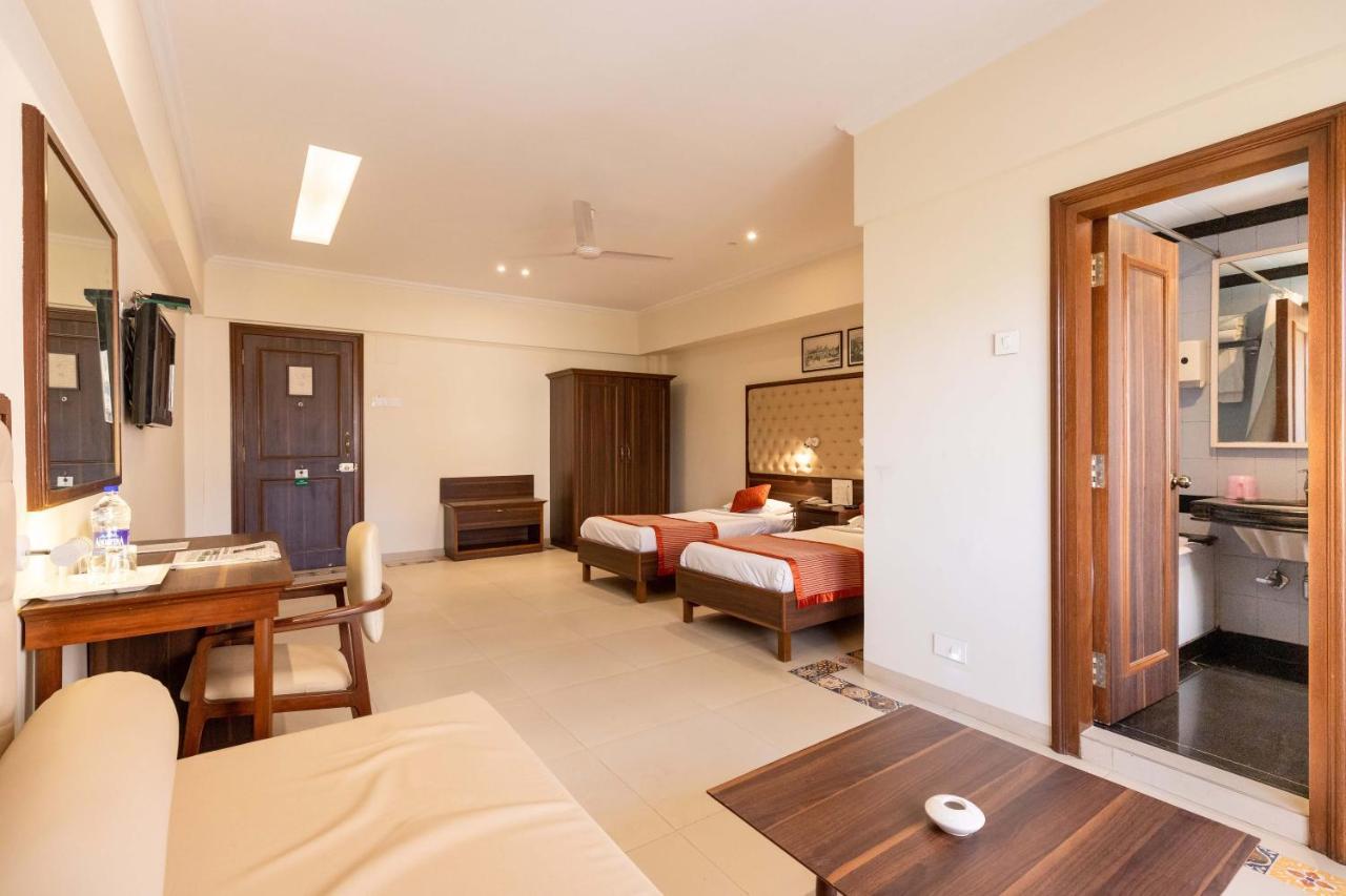 West End Hotel Mumbai Eksteriør bilde