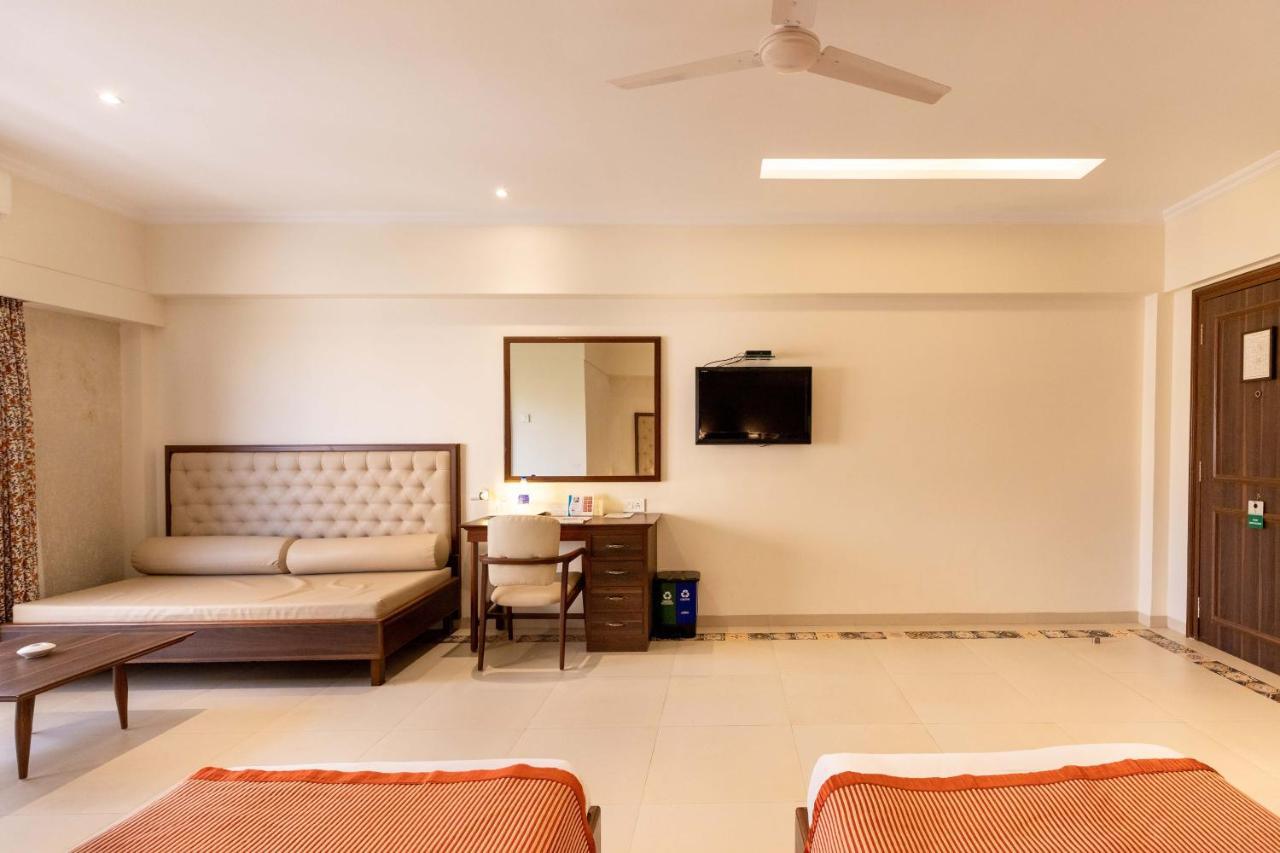 West End Hotel Mumbai Eksteriør bilde