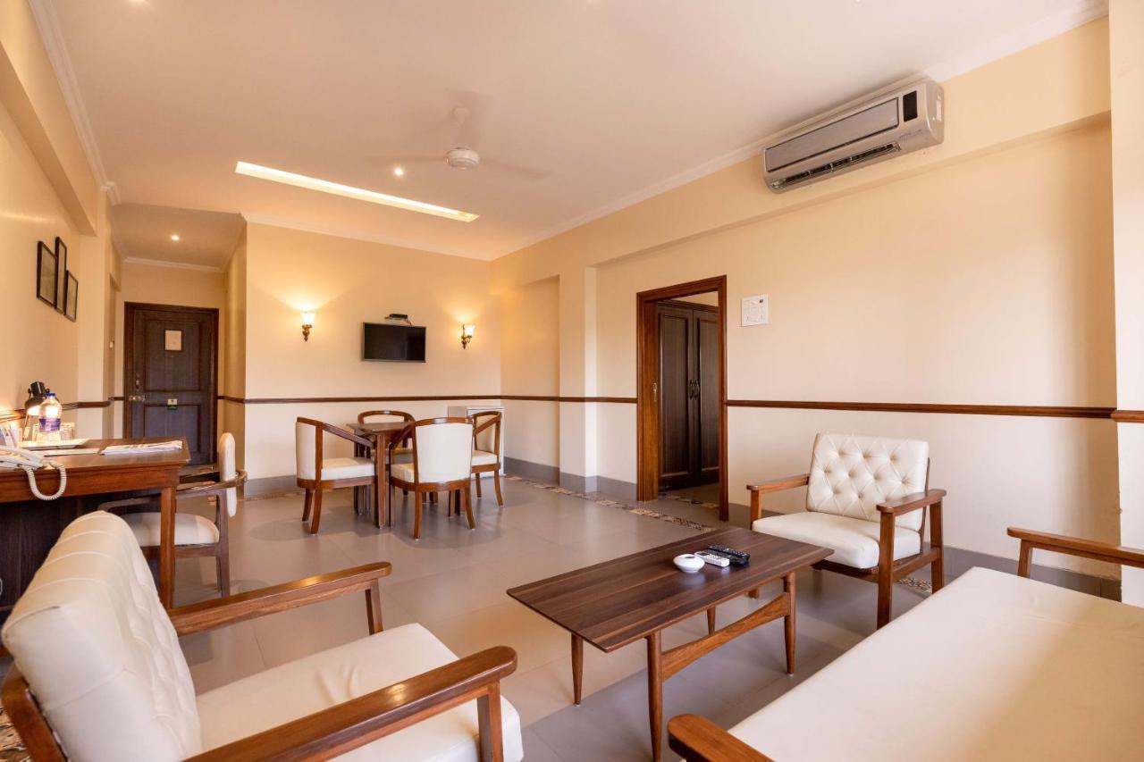 West End Hotel Mumbai Eksteriør bilde