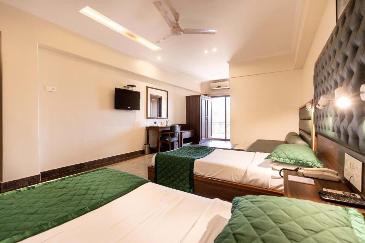 West End Hotel Mumbai Eksteriør bilde