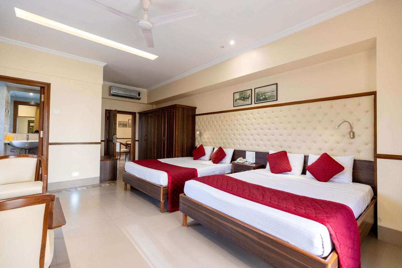 West End Hotel Mumbai Eksteriør bilde