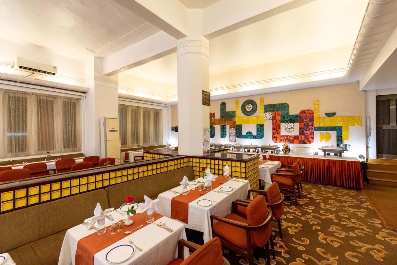 West End Hotel Mumbai Eksteriør bilde